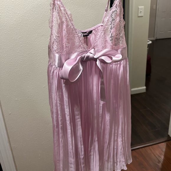 Victorias Secret pleated babydoll - Picture 3 of 5